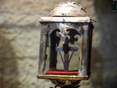 Sempre legato alla Passione � un terzo importante reperto, seppur non riconosciuto ufficialmente dalla Chiesa Cattolica: la Sacra Spugna, servita ai soldati di Ponzio Pilato per dissetare Ges� crocifisso